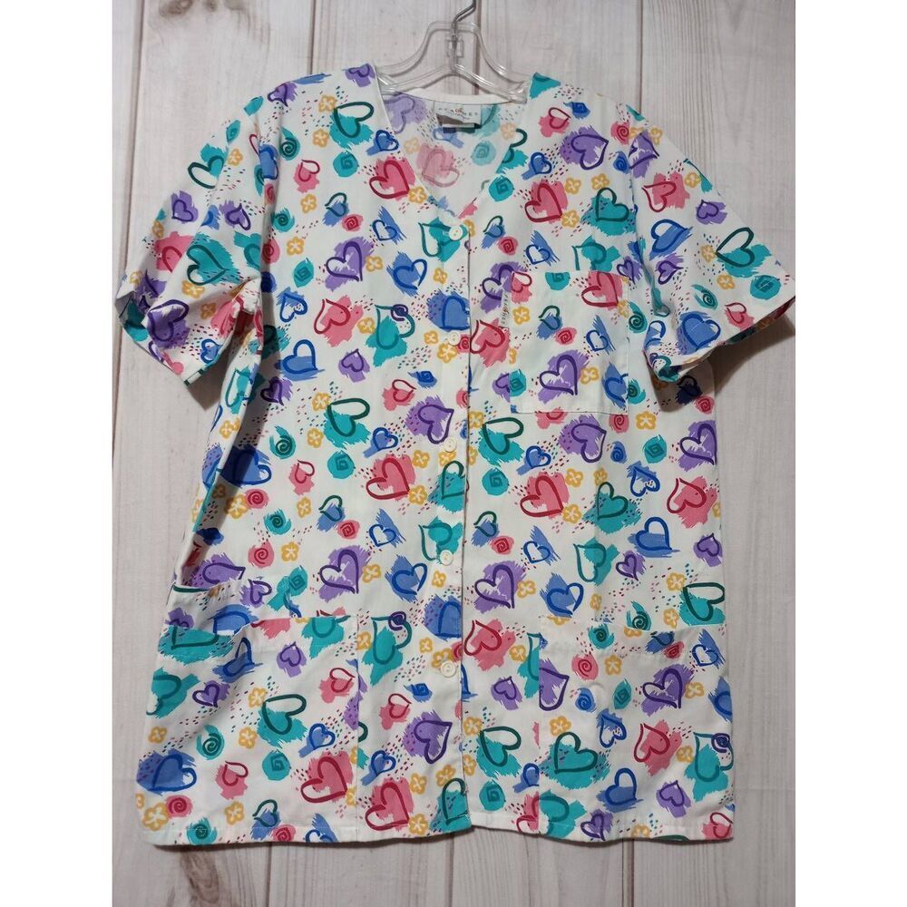 Peaches Scrub Top Ladies Medium‎ White Aquamarine Hearts Button Front